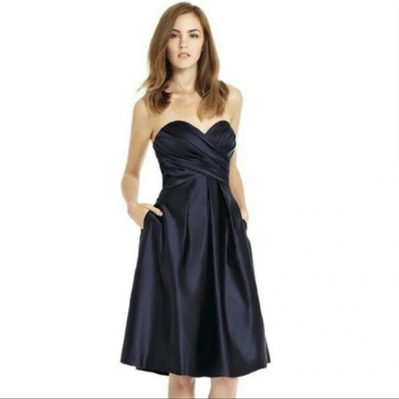 Bill Levkoff Dresses & Skirts - EUC Beautiful Satin Navy ruched front Bill Levkoff Strapless Holiday dress sz 10